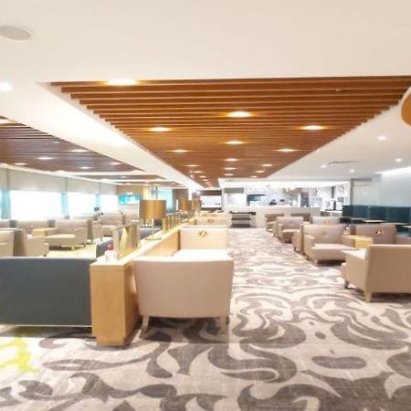 Ambassador Transit Lounge Terminal 3 Hotel สิงคโปร์ ภายนอก รูปภาพ