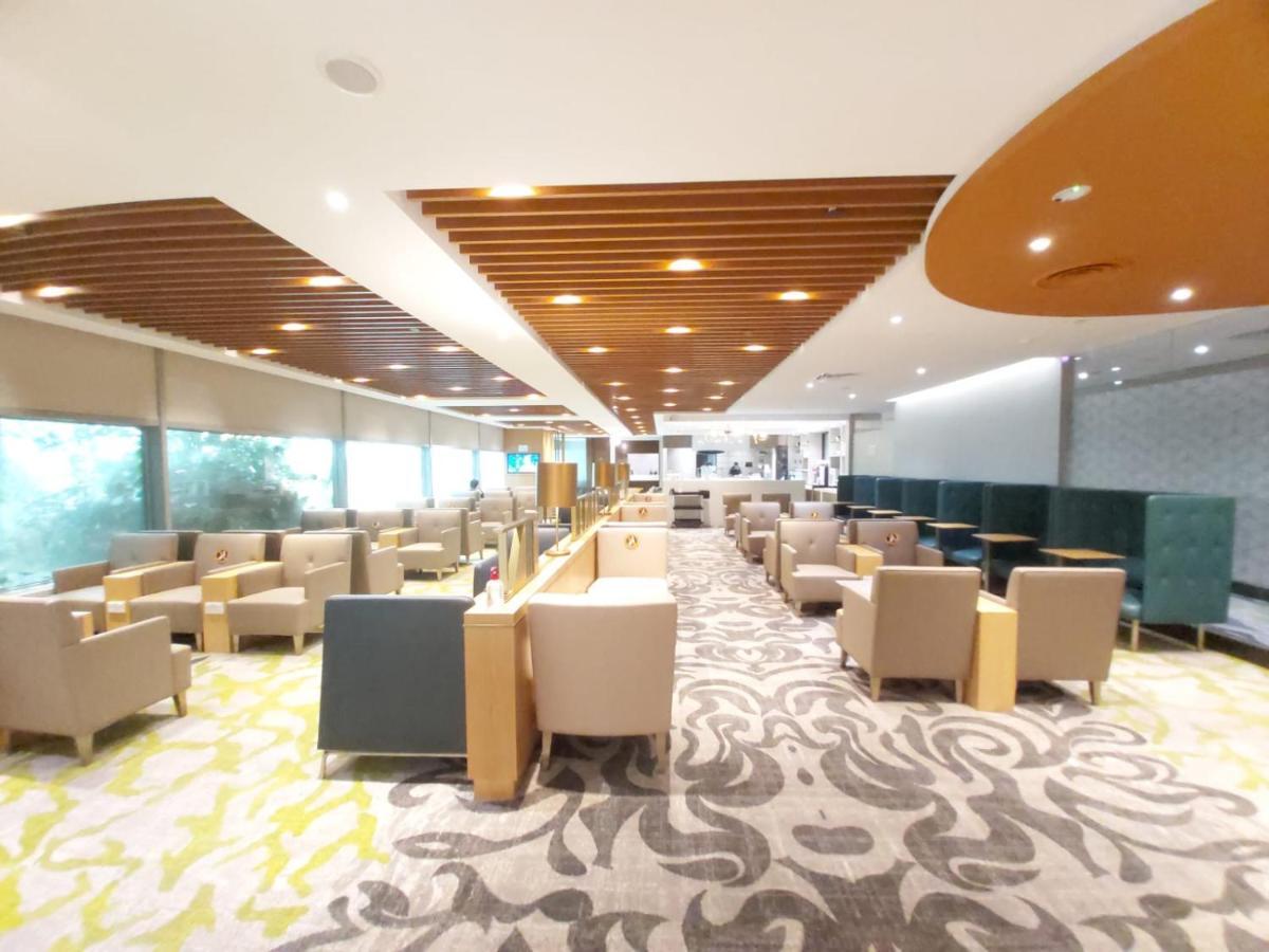 Ambassador Transit Lounge Terminal 3 Hotel สิงคโปร์ ภายนอก รูปภาพ