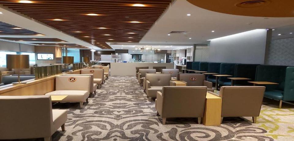 Ambassador Transit Lounge Terminal 3 Hotel สิงคโปร์ ภายนอก รูปภาพ